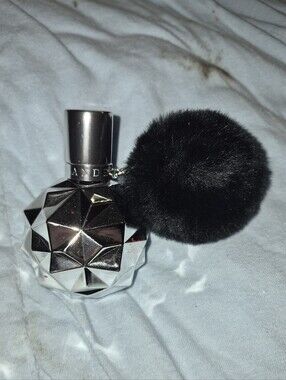 FRANKIE by Ariana Grande Set